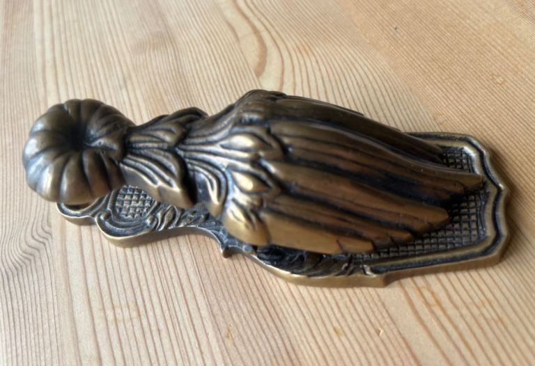 Antique Victorian English Brass Leaf Letter Clip  Excellent condition