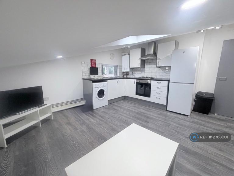1 bedroom flat in Whitchurch Road, Cardiff, CF14 (1 bed) (#2763001)
