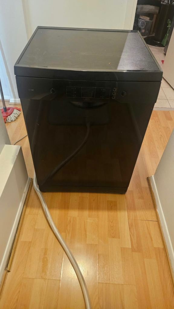 Freestanding Bosch dishwasher 