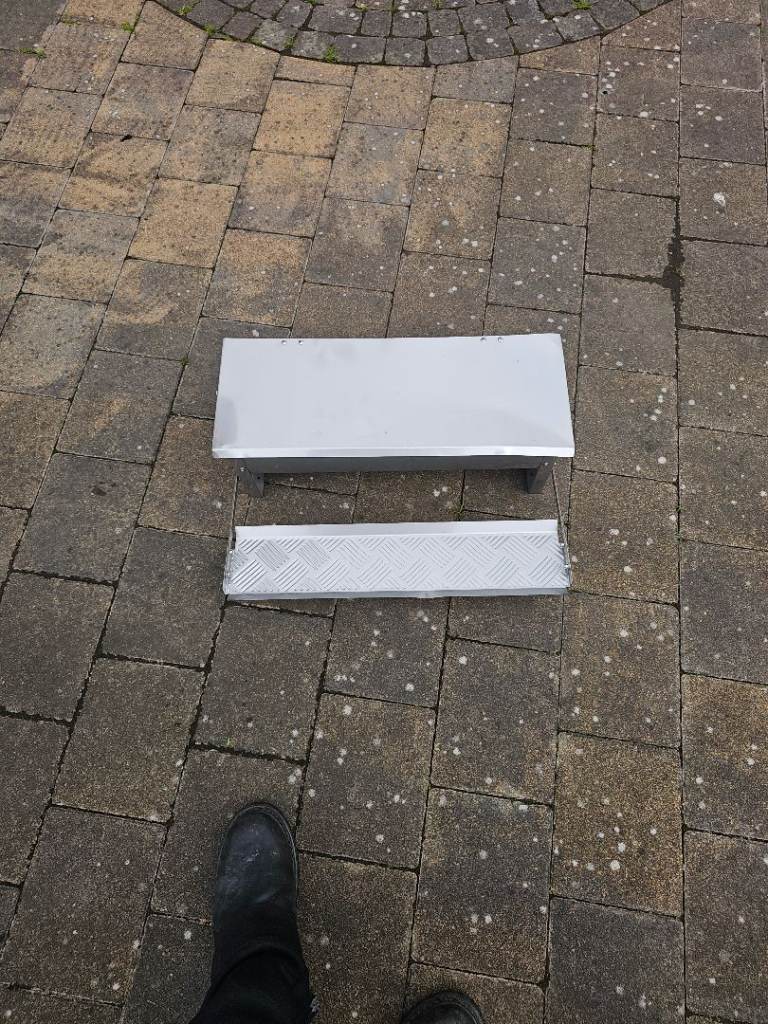 Chicken feeder