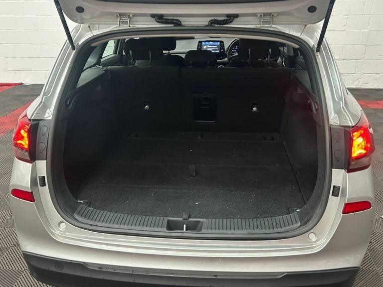 2018 67 HYUNDAI I30 1.6 CRDI SE NAV TOURER 5DR DIESEL MANUAL EURO 6 (S/S) (110 P