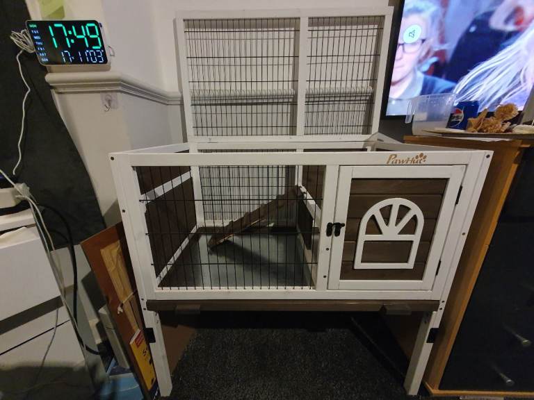 USED GUINEA-PIG CAGE