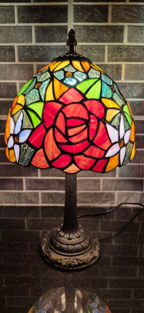 Tiffany Glass Lamp 'English Rose Garden'