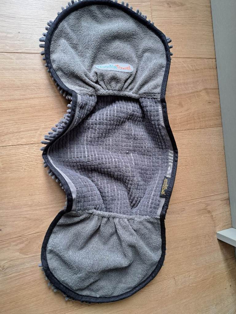 SCRUFFS NOODLE DRYING TOWEL MICROFIBRE ABSORBENT IN GREY