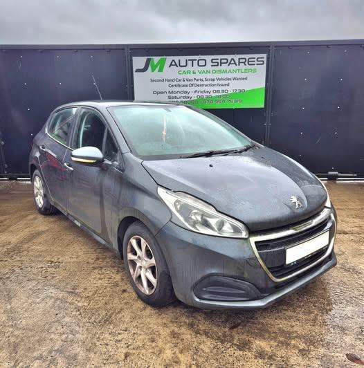 BREAKING ♻ For Parts only ♻️ 2016 Peugeot 208 1.6Hdi 5speed
