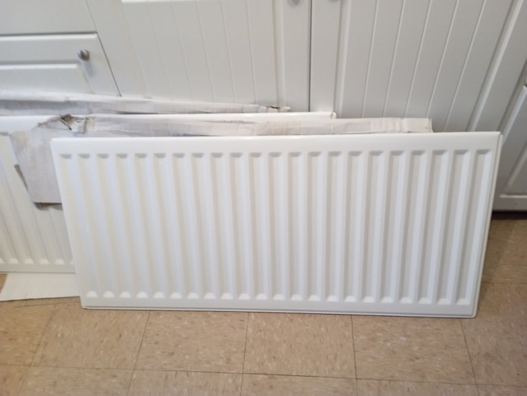 myson premier he, roundtop radiator, 1149 x 530mm single panel, new.