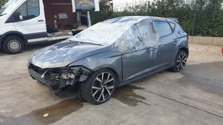 **For breaking** Seat Leon SE, 1.6 Tdi diesel 5 speed (2014).