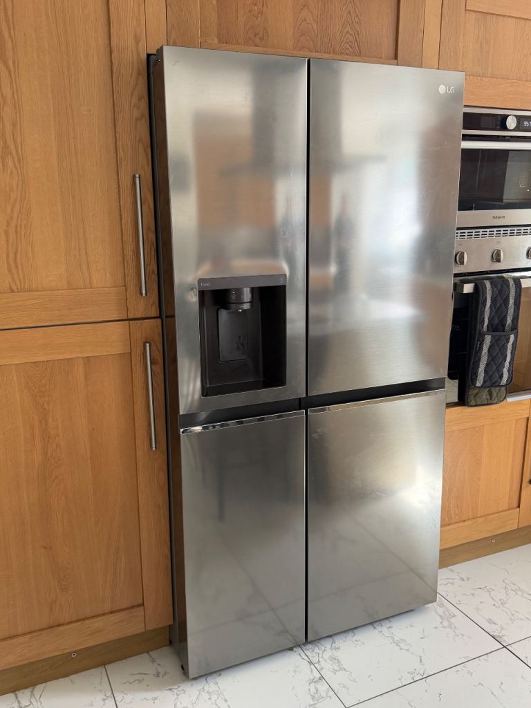 LG American Fridge Freezer with Water Dispenser