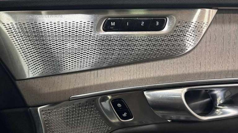 2025 Volvo XC90 Ultra T8 AWD Plug-in hybrid Electric/Petrol Dark 7 Seats Automatic SUV Hybrid Aut...