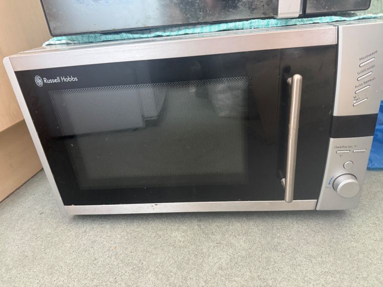 Russell Hobbs Digital Microwave with Grill RHM2303 – Good Condition