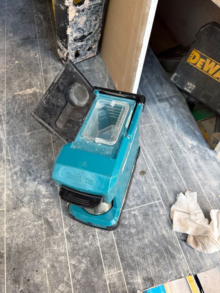 Makita Portable Coffee Maker – Good Condition