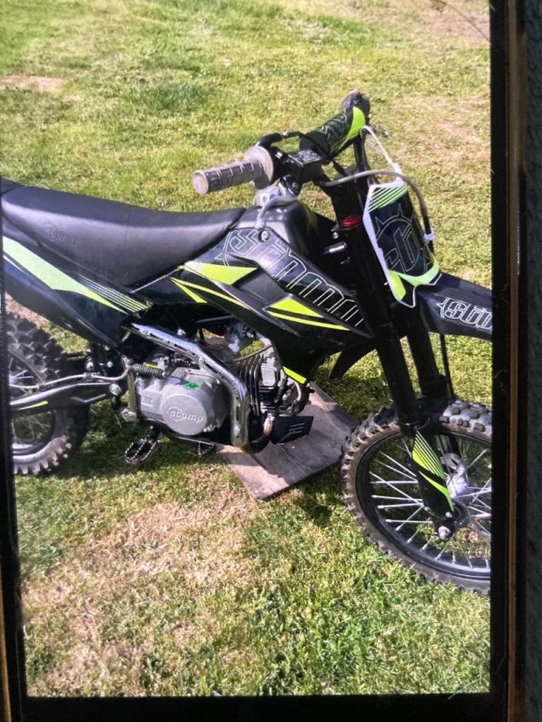 Stomp 140cc pit bike 