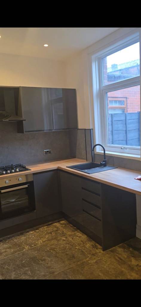 2 bedroom house available for rent 