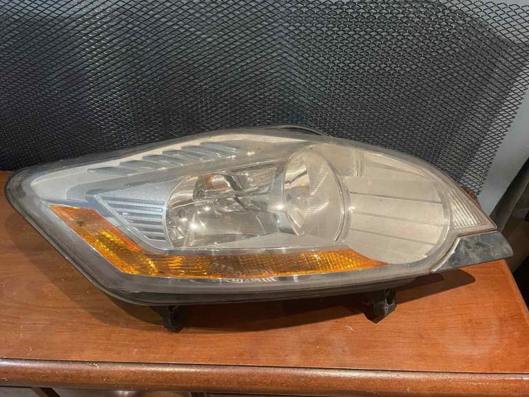 Ford Kuga 2009 headlights