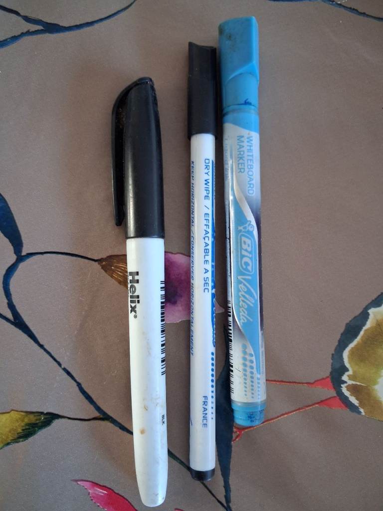 3 white board marker pens blue & black 
