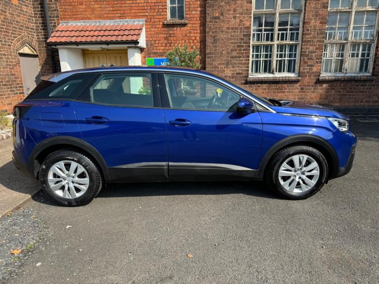 LHD LEFT HAND DRIVE + 11/2018 PEUGEOT 3008 + 1.5 BLUE Hdi + LOW MILES