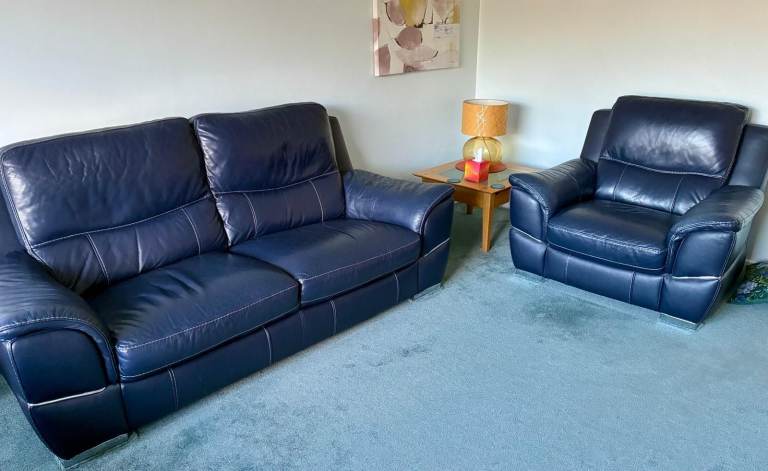 DFS Directors Suite Navy Blue Leather Lounge Suite – Good Condition