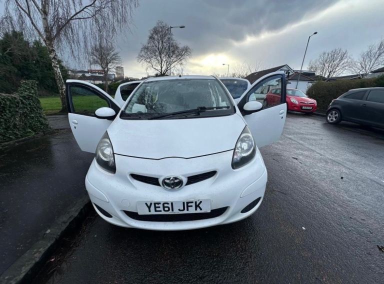 Toyota, AYGO, Hatchback, 2011, Manual, 998 (cc), 5 doors