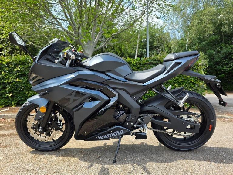 LEXMOTO LXS 125 EURO 5 2025 Petrol Manual in Black