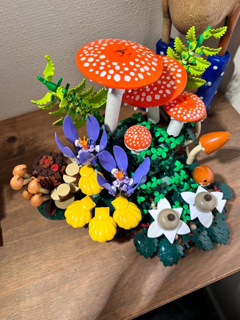 Lego Woodland Mushroom Set (11505). Assembled 