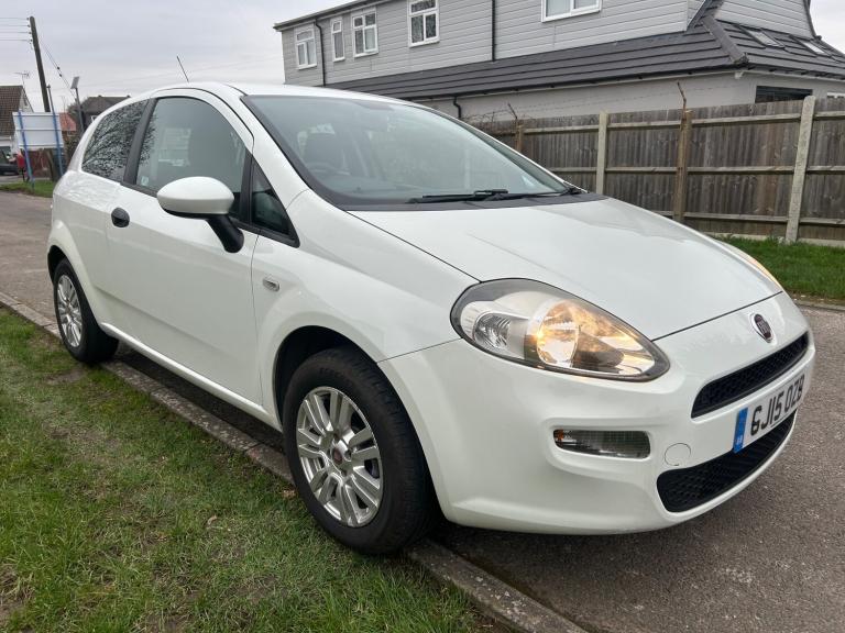 2015 Fiat Punto 1.2 Pop Hatchback 3dr Petrol Euro 6 (69 bhp) Petrol