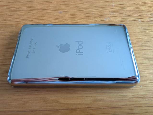 Apple iPod Classic 7th Generation 120GB Silver - EXCELLENT