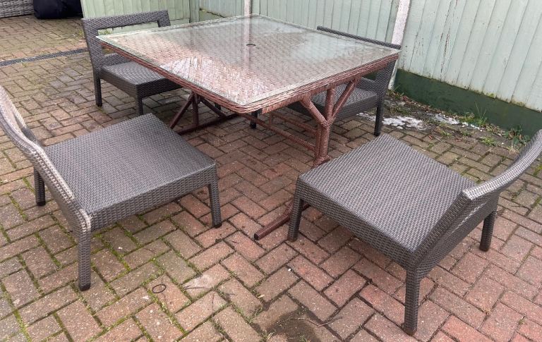 Garden furniture 