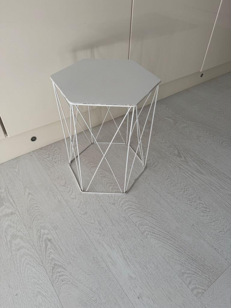 Side table free