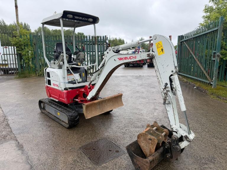 2021 TAKEUCHI TB217R 