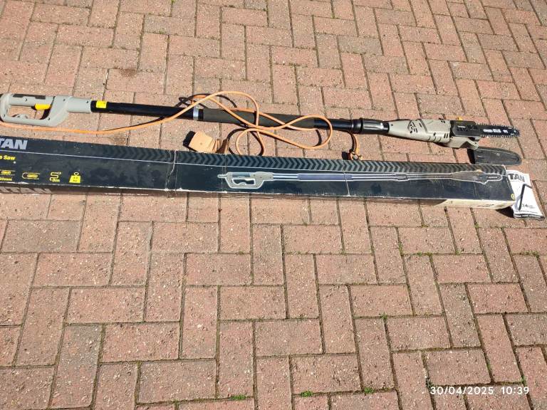 titan pole saw mains electric 