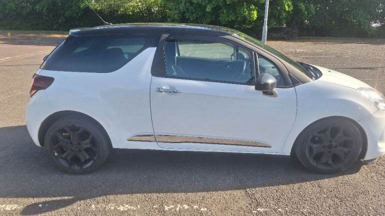 Citroen, DS3, Hatchback, 2013, Manual, 1598 (cc), 3 doors