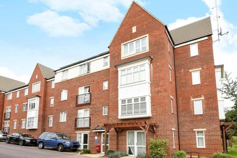 Large 2 bedroom flat  with 2 bathrooms in South Norwood only £1750 pcm