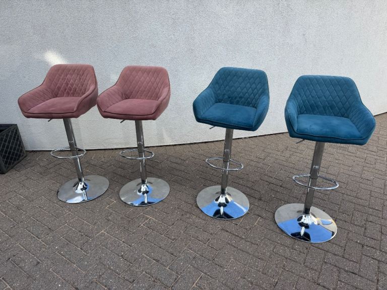 4 x Bar Stools 
