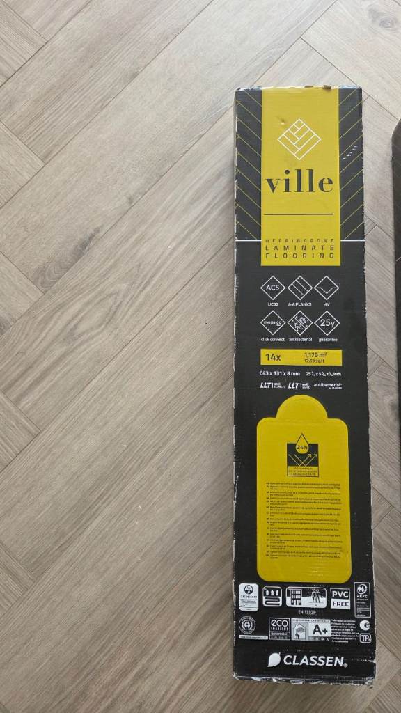 Ville herringbone laminate floor