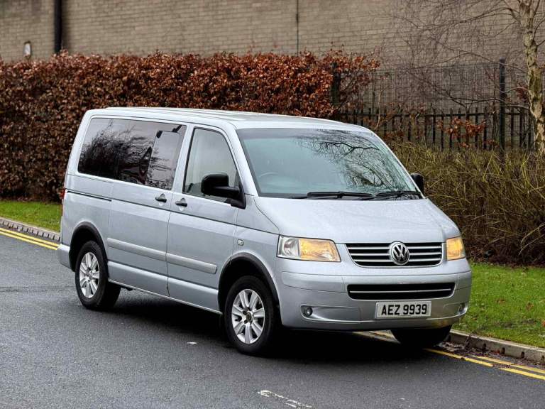 Volkswagen TRANSPORTER T30 2.5Diesel (9Seater) 2005 Model