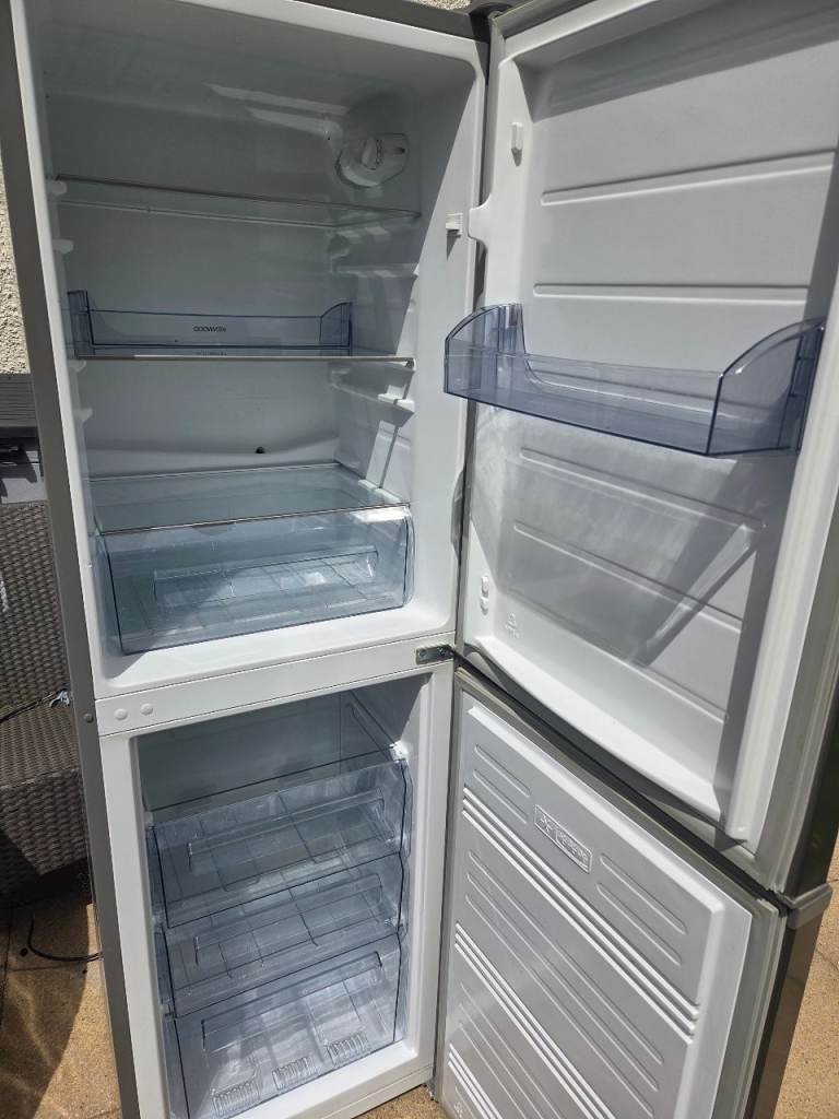 Fridge freezer 