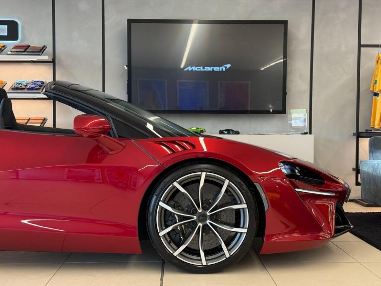  McLaren Artura 3.0T V6 7.4kWh Performance Spider 2dr Petrol Plug-in Hybrid SSG Euro 6 (s/s Petro...
