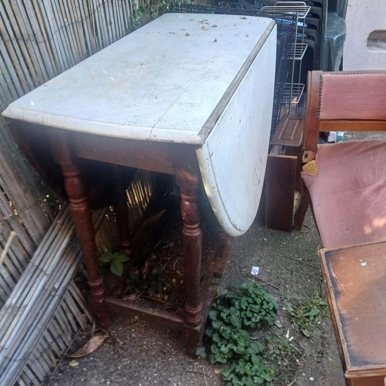 Free table project wood/fire wood 