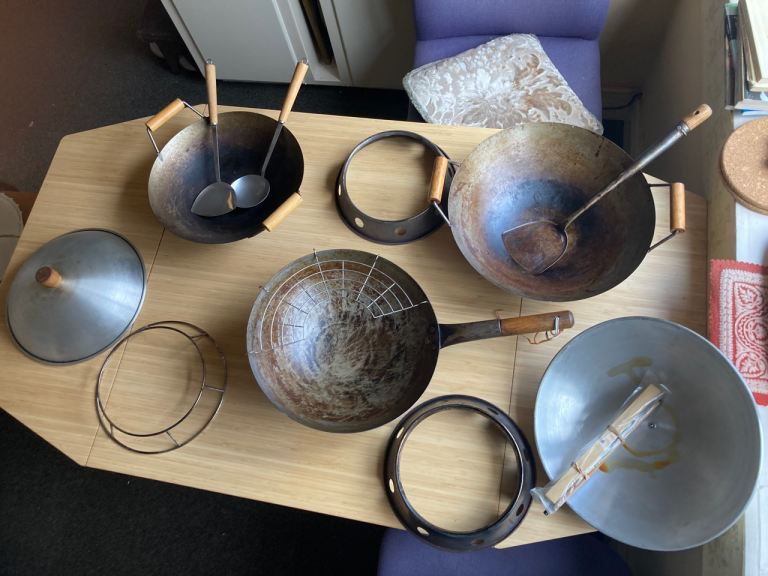 3 Traditional Chinese Woks with Lids, Stands & Utensils – Job Lot