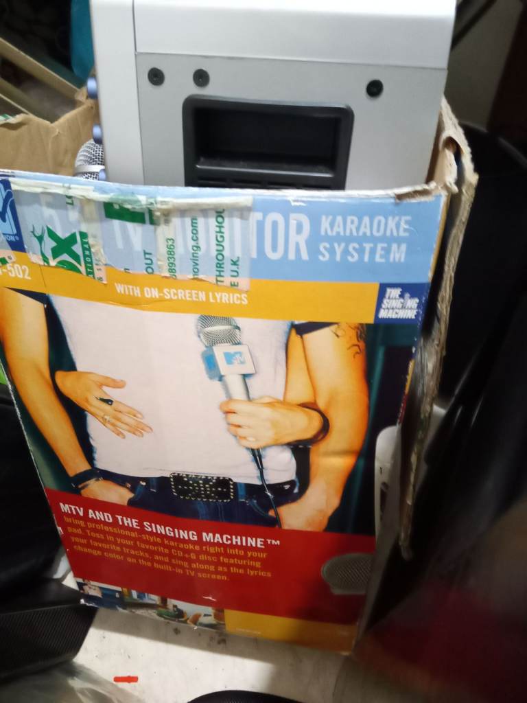 Karaoke machine 