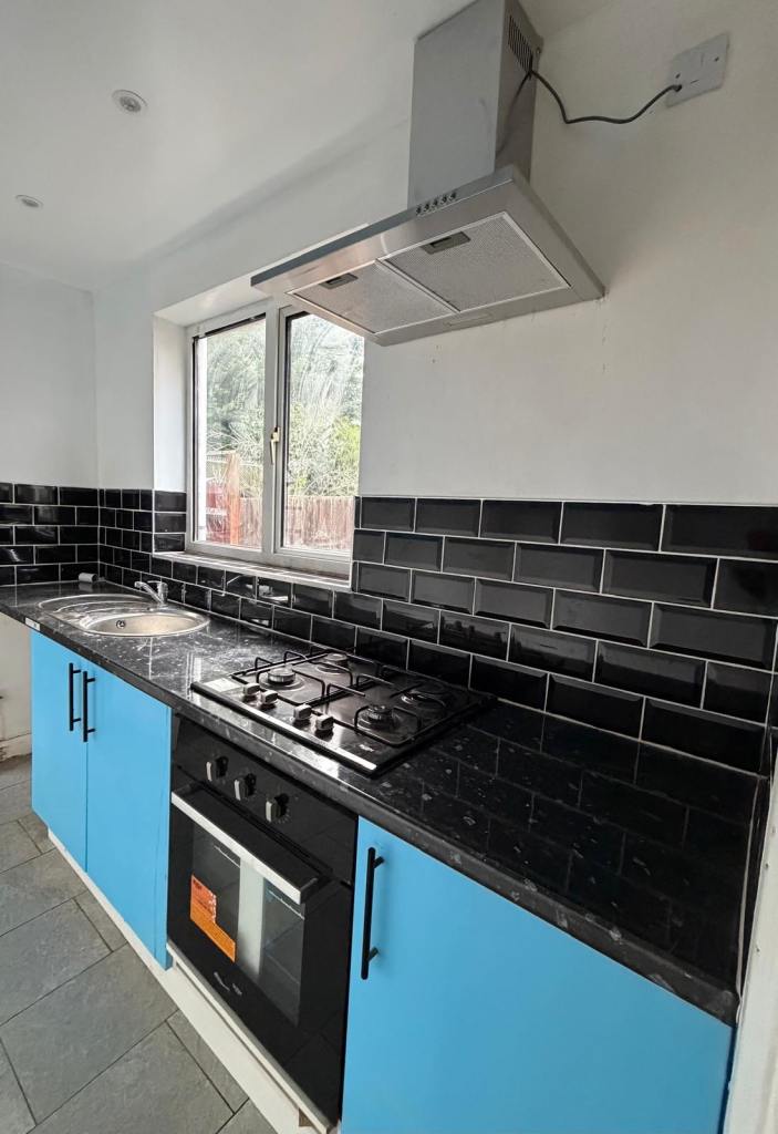 3 bedroom house to rent, close to the city centre, newly renovated, spacious house 