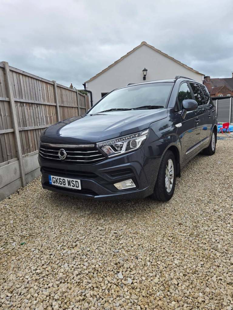 Ssangyong, TURISMO, MPV, 2018, Manual, 2157 (cc), 5 doors