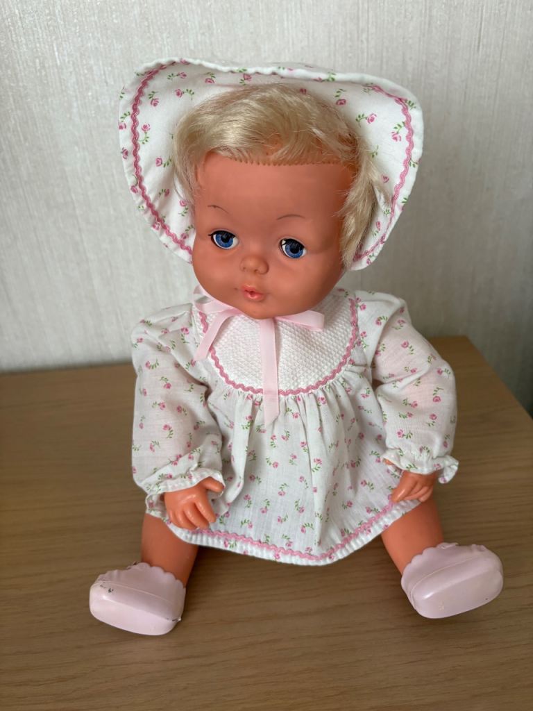 Vintage Tiny Tears doll