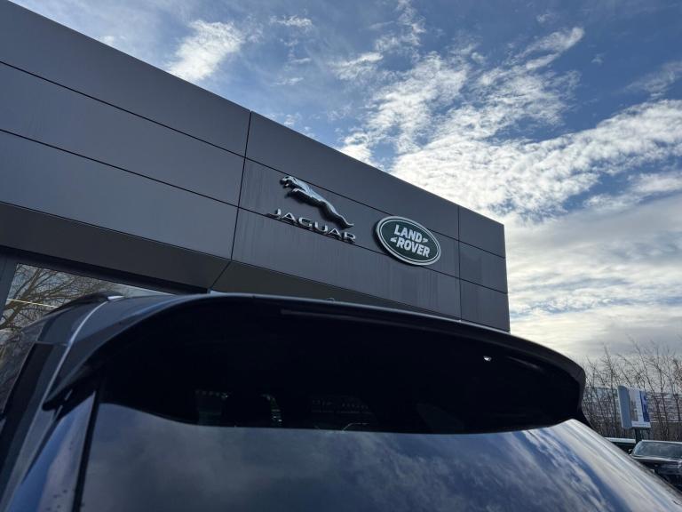 2025 Land Rover Range Rover Velar 2.0 D200 MHEV Dynamic SE SUV 5dr Diesel Auto 4WD Euro 6 (s/s) (...