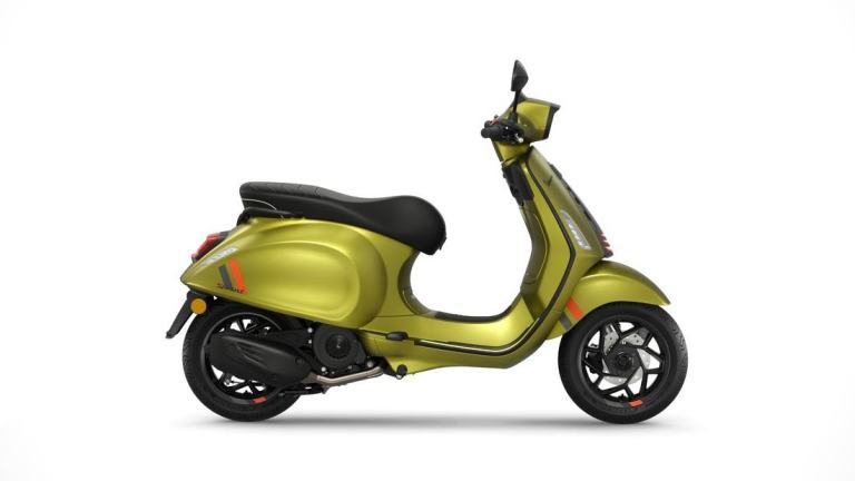 Vespa Sprint S 125 - SAVE £741