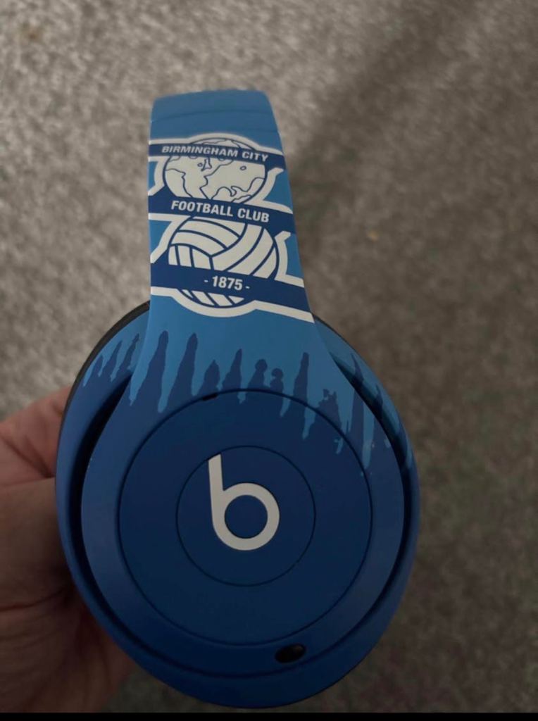 Beats Wireless Headphones – Birmingham City FC & Undefeated Design