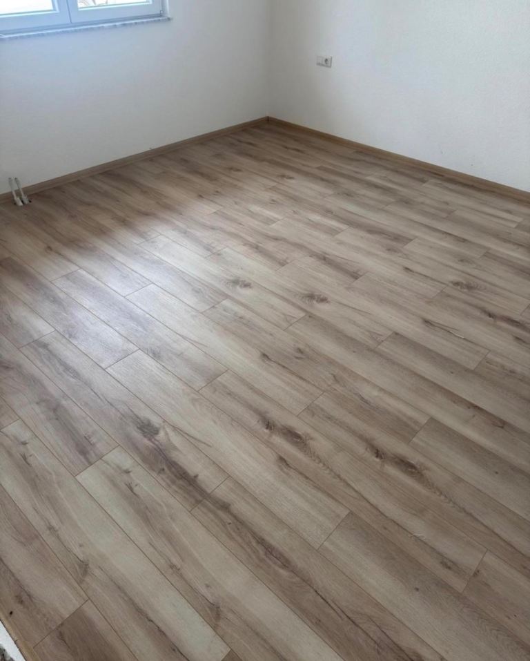 We do All type of flooring carpeting,laminate flooring etc.carpet installer/ technician.