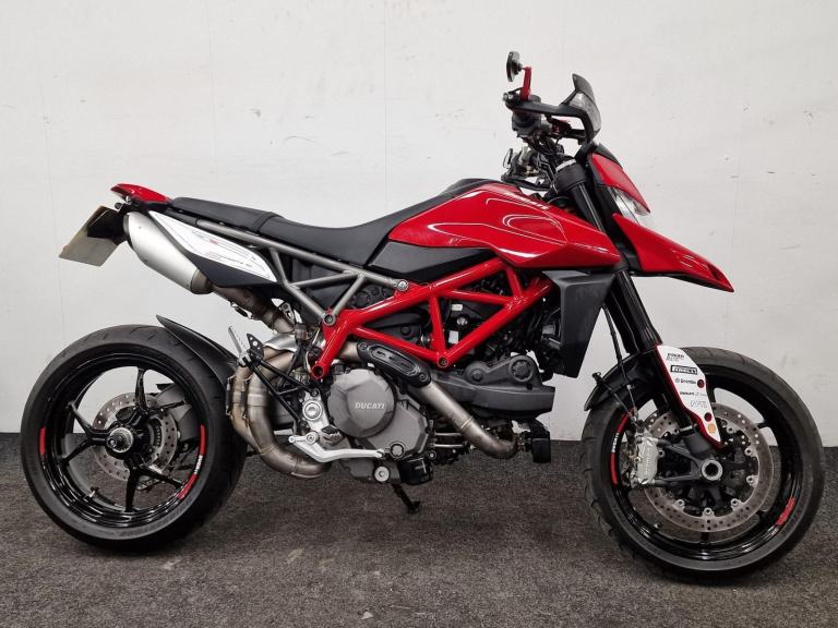 DUCATI HYPERMOTARD 950 ** LOW MILEAGE - TAIL TIDY - MOT JUNE 2027 **