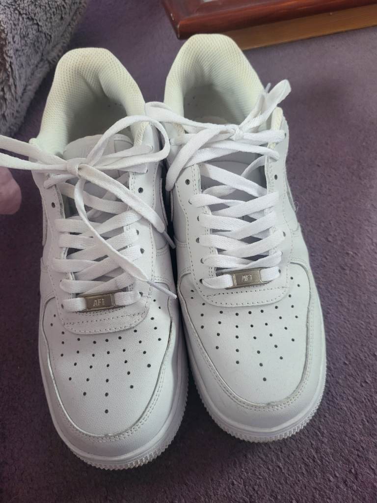 White Nike Air Force 1 Trainers Unisex ( worn twice) size 7.5 