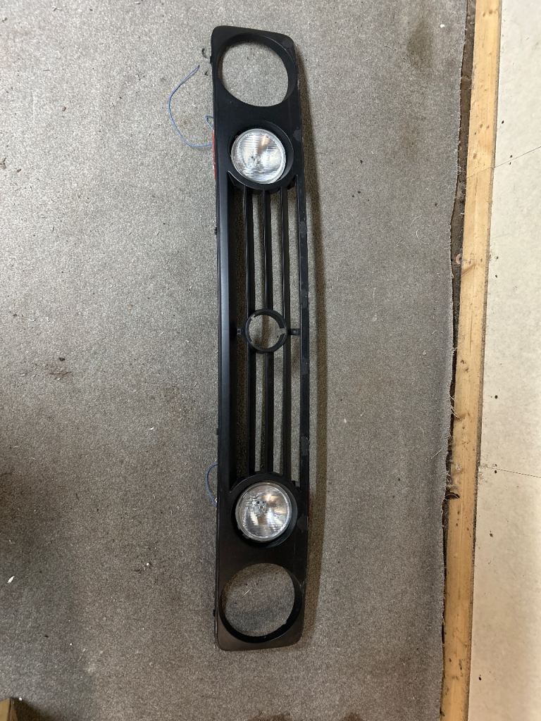 T25 twin light grill 